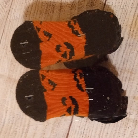 Halloween Set of Headwrap and Socks for Baby Girl - Picture 6 of 10